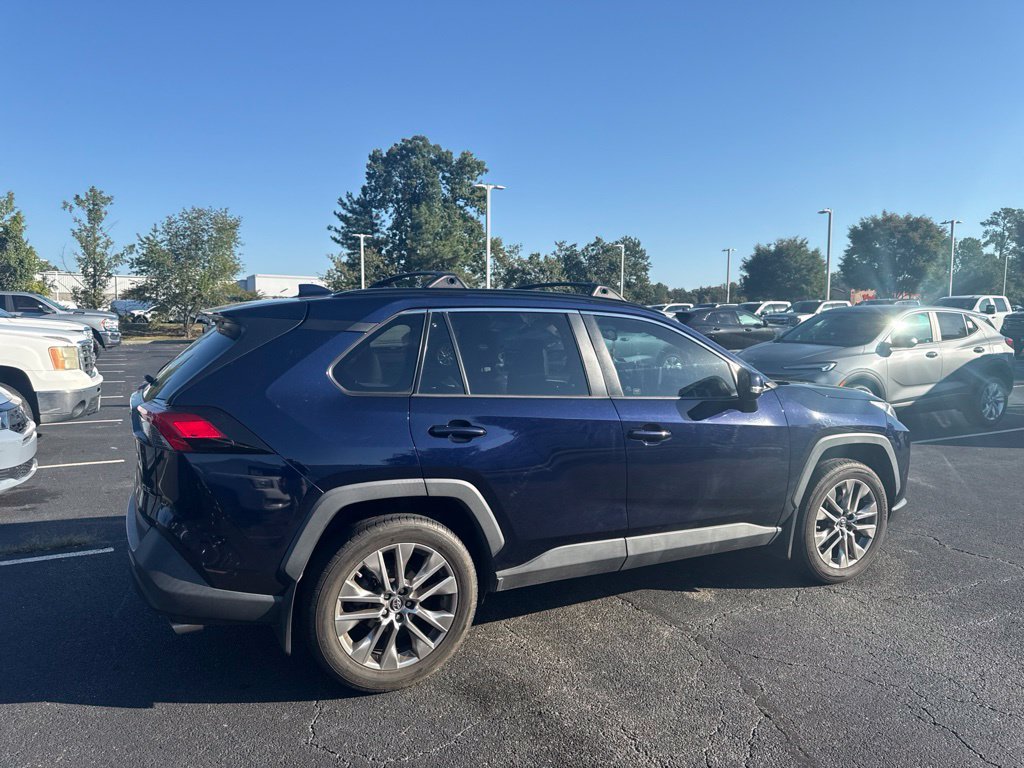 Used 2019 Blue Toyota XLE Premium image 5