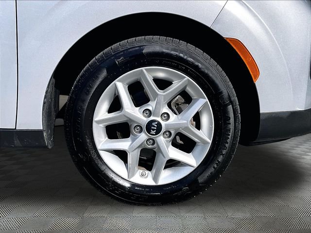 Used 2020 Silver Kia S image 9