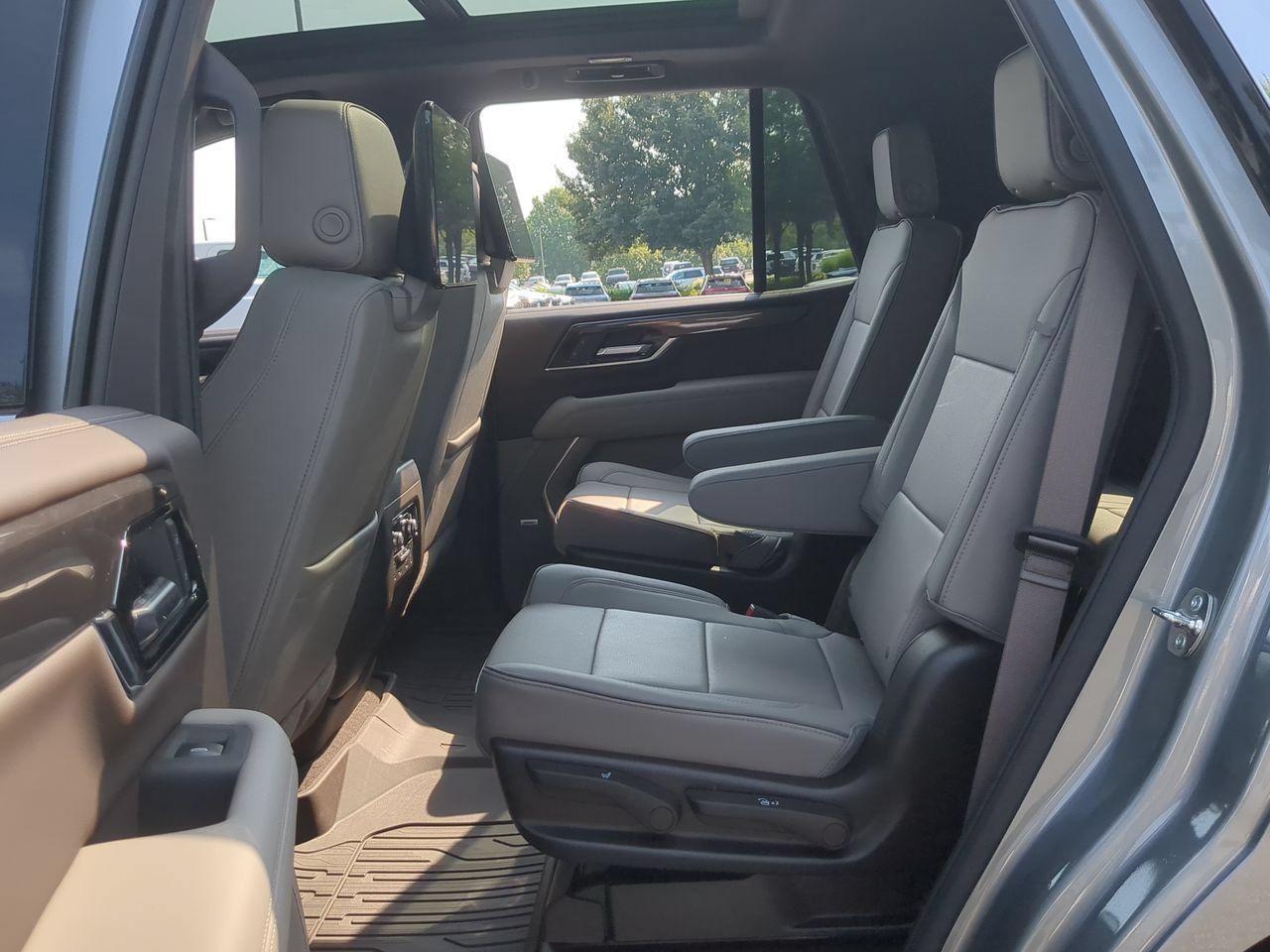 New 2026 Sterling Metallic GMC Elevation image 26