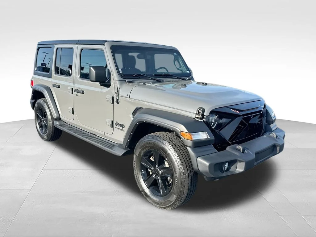 Used 2022 Gray Jeep Unlimited Sport Altitude image 2