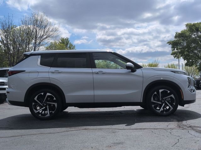 Used 2023  Mitsubishi SE Black Edition image 8