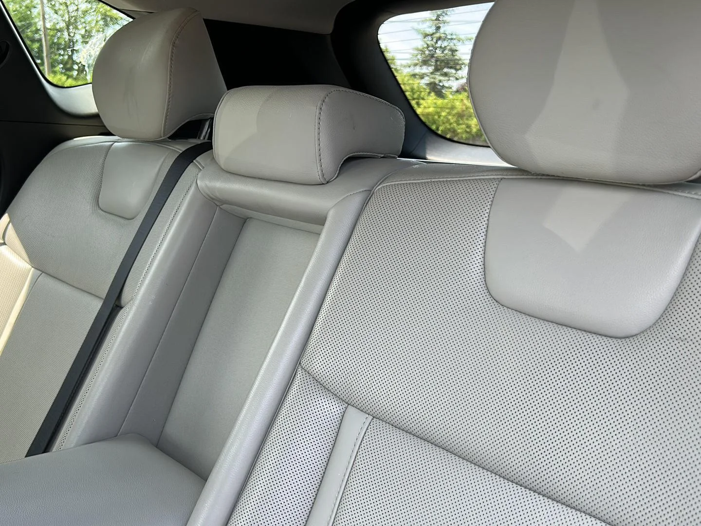 Used 2022 Shimmering Silver Hyundai SEL image 9