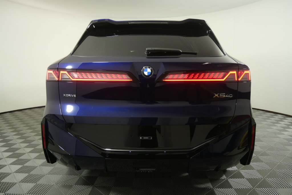 New 2027 Tanzanite Blue II Metallic BMW  image 5