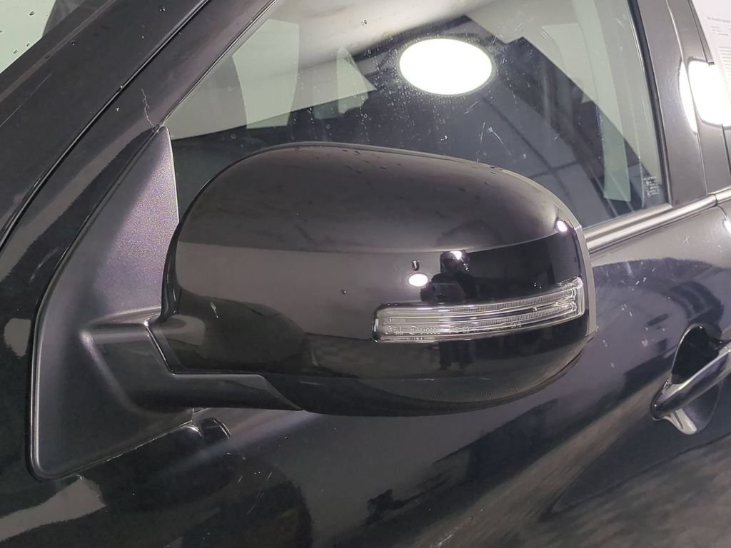 Used 2024  Mitsubishi 2.0 ES image 12