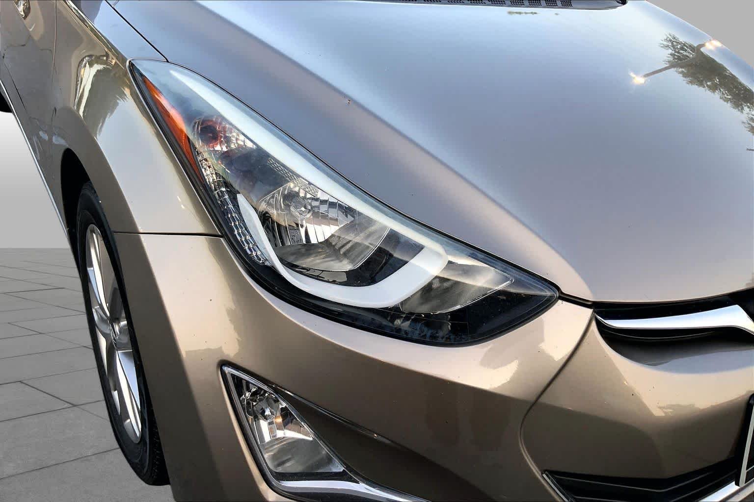 Used 2014 Desert Bronze Hyundai SE image 26
