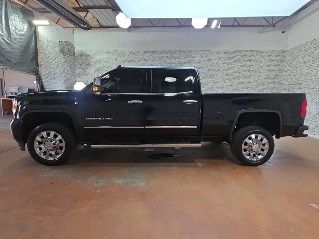 Used 2017 Onyx Black GMC Denali image 5