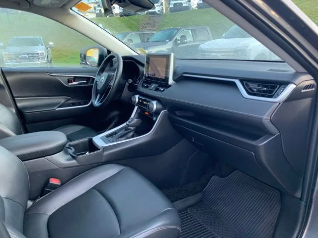 Used 2024 Gray Toyota XLE Premium image 15