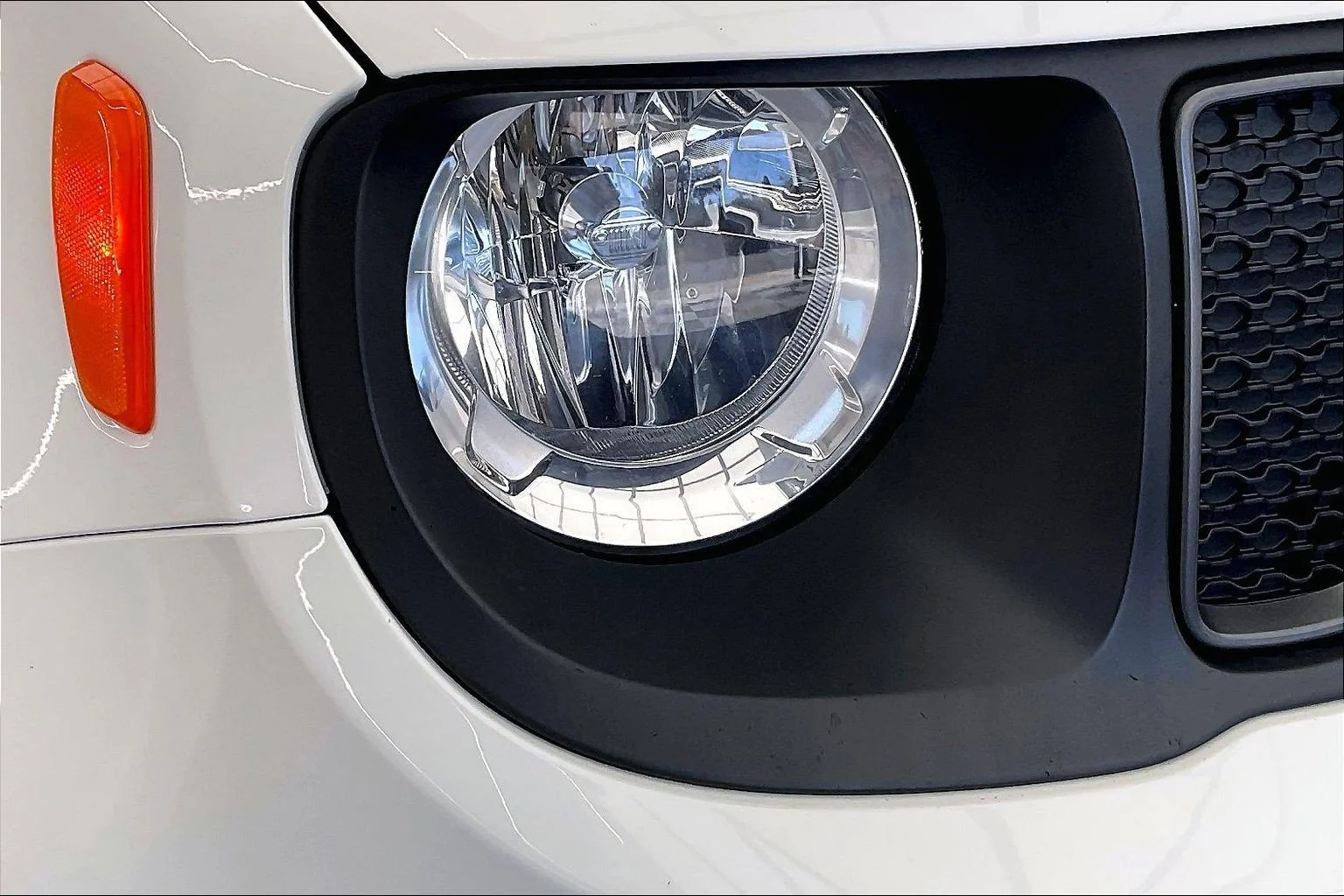 Used 2023 Alpine White Clearcoat Jeep Trailhawk image 28
