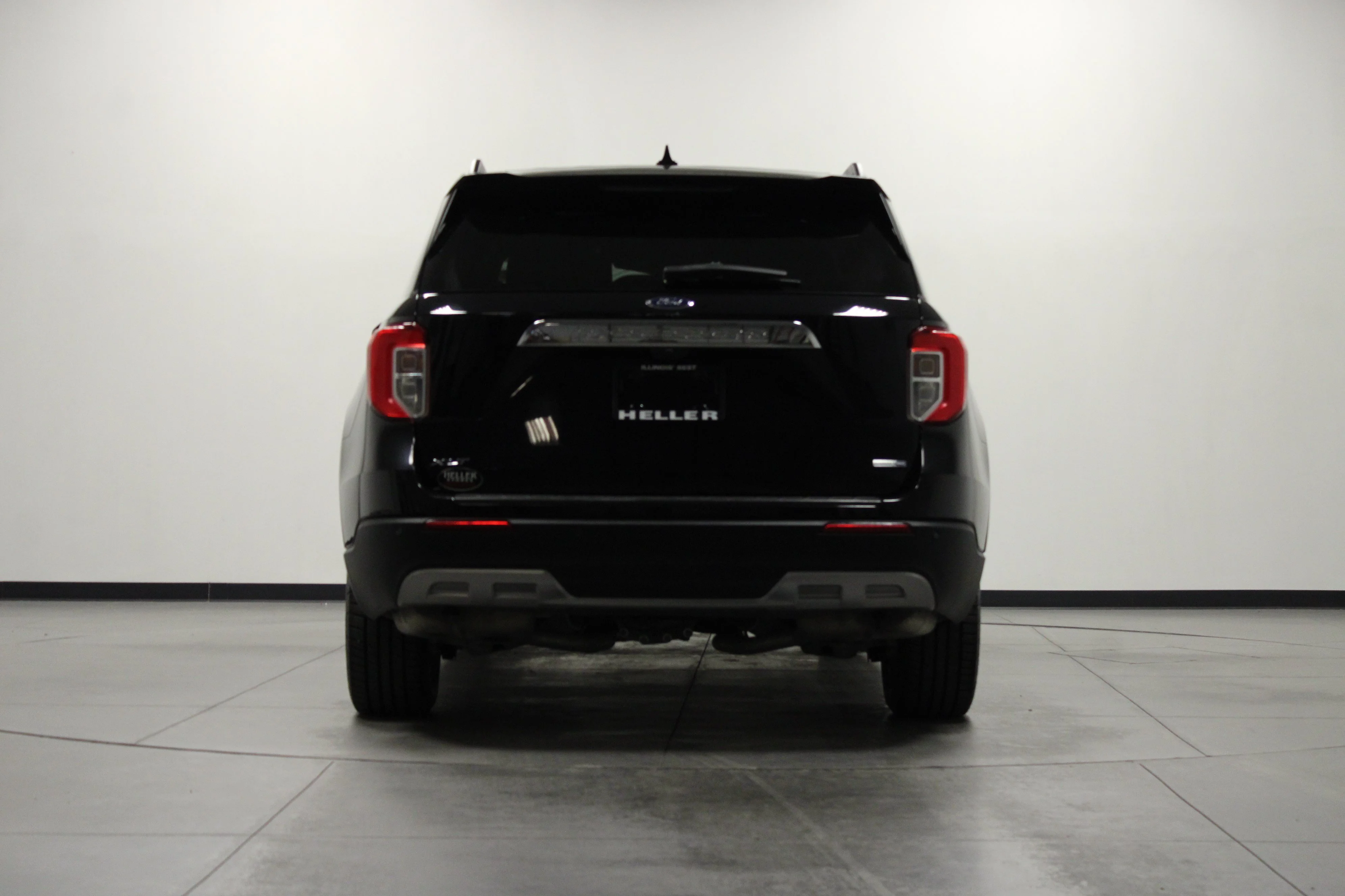 Used 2020 Black Metallic Ford XLT image 5