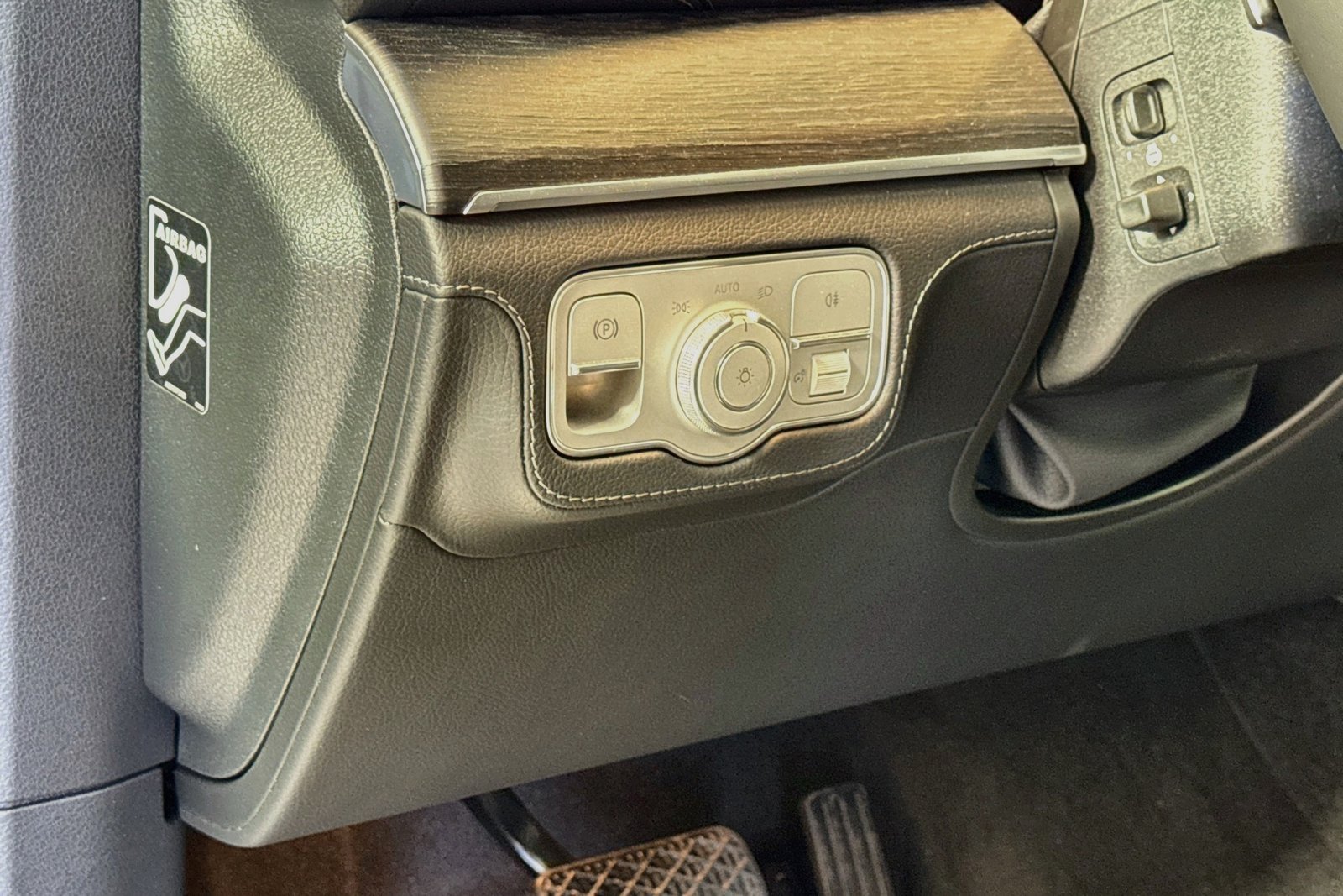 New 2026 Selenite Grey Metallic Mercedes-Benz GLE 450 image 10