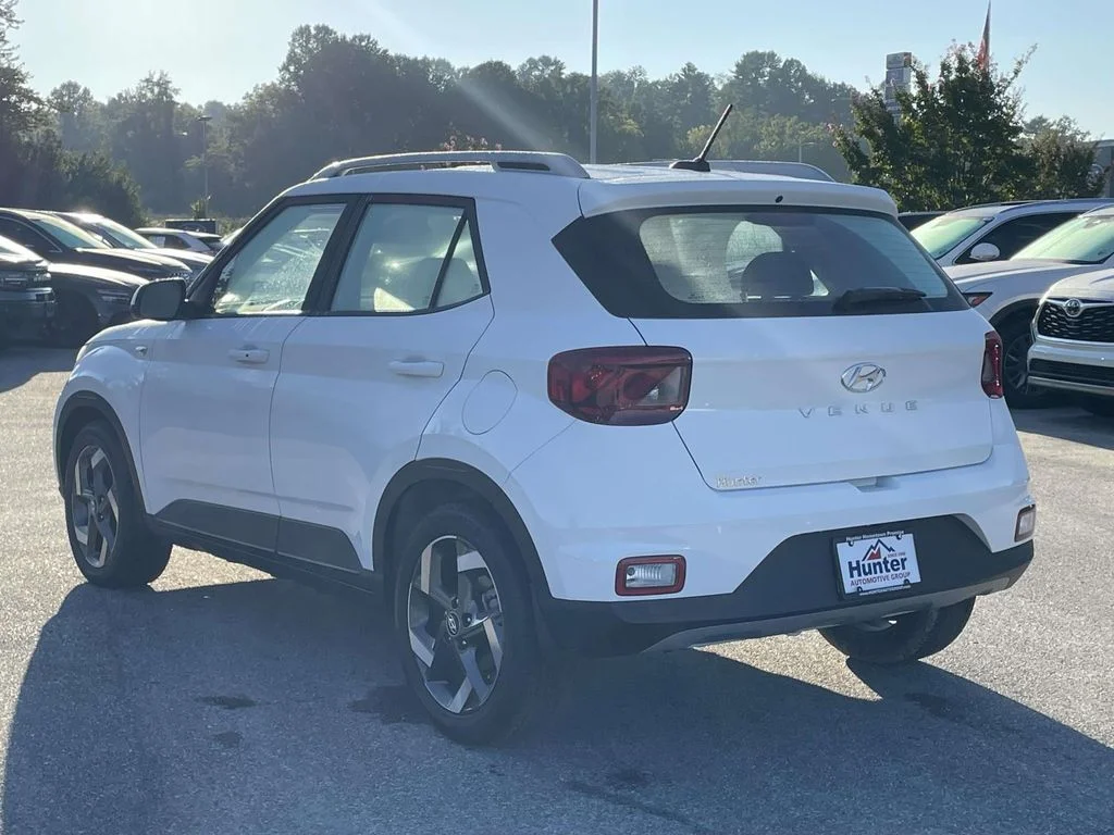 Used 2026 Lunar White Hyundai SEL image 28
