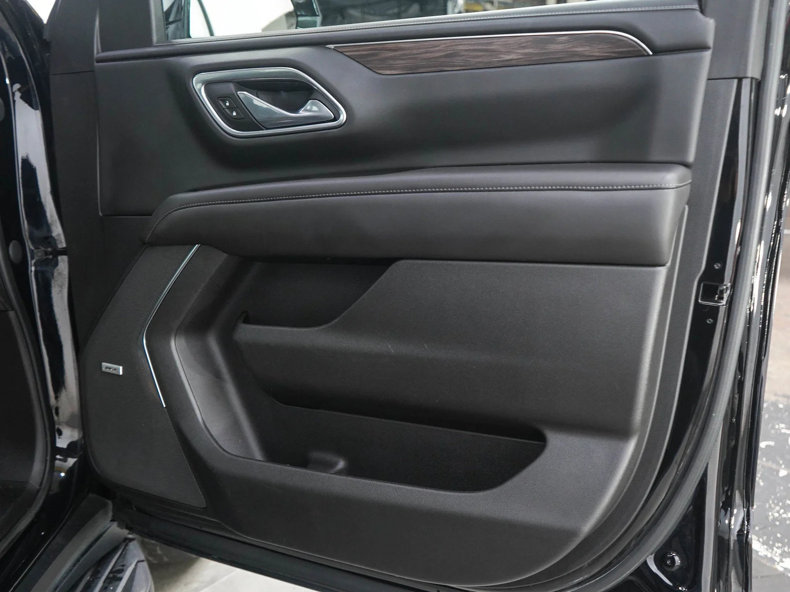 Used 2021 Black Chevrolet LT image 9