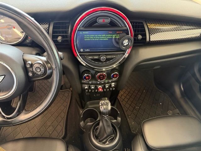 Used 2018 Gray MINI Base image 10
