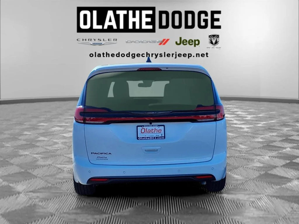 2026 Chrysler Pacifica Select - Photo 28