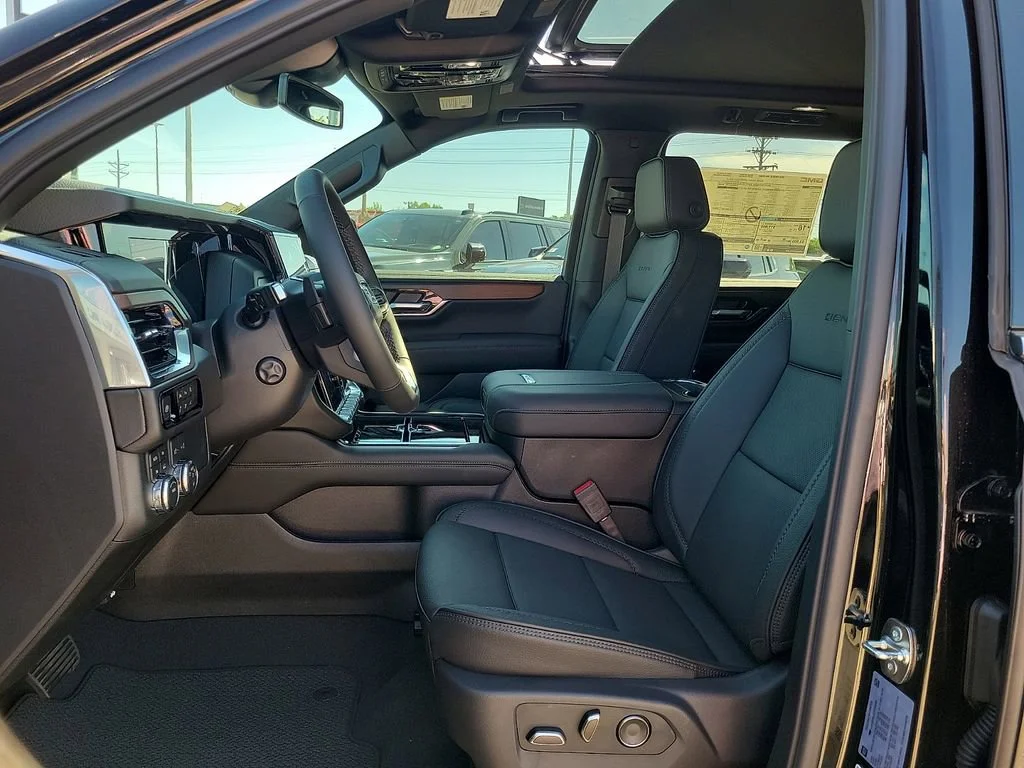 2026 GMC Yukon XL Denali - Photo 19