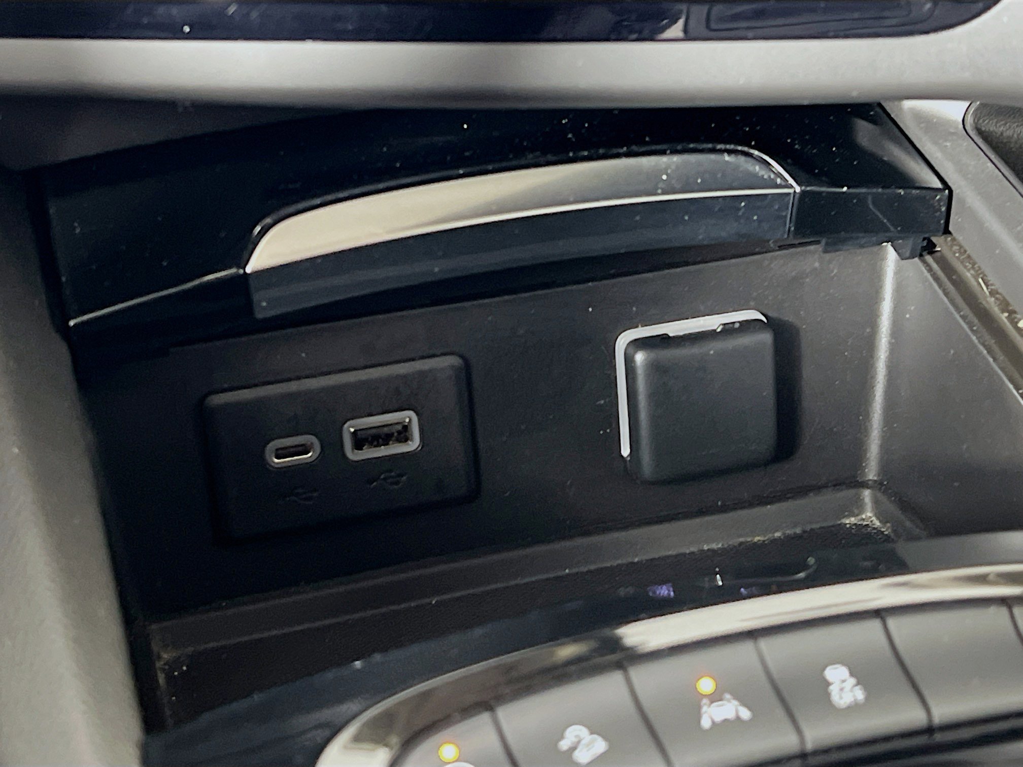 2021 Buick Envision Essence - Photo 20