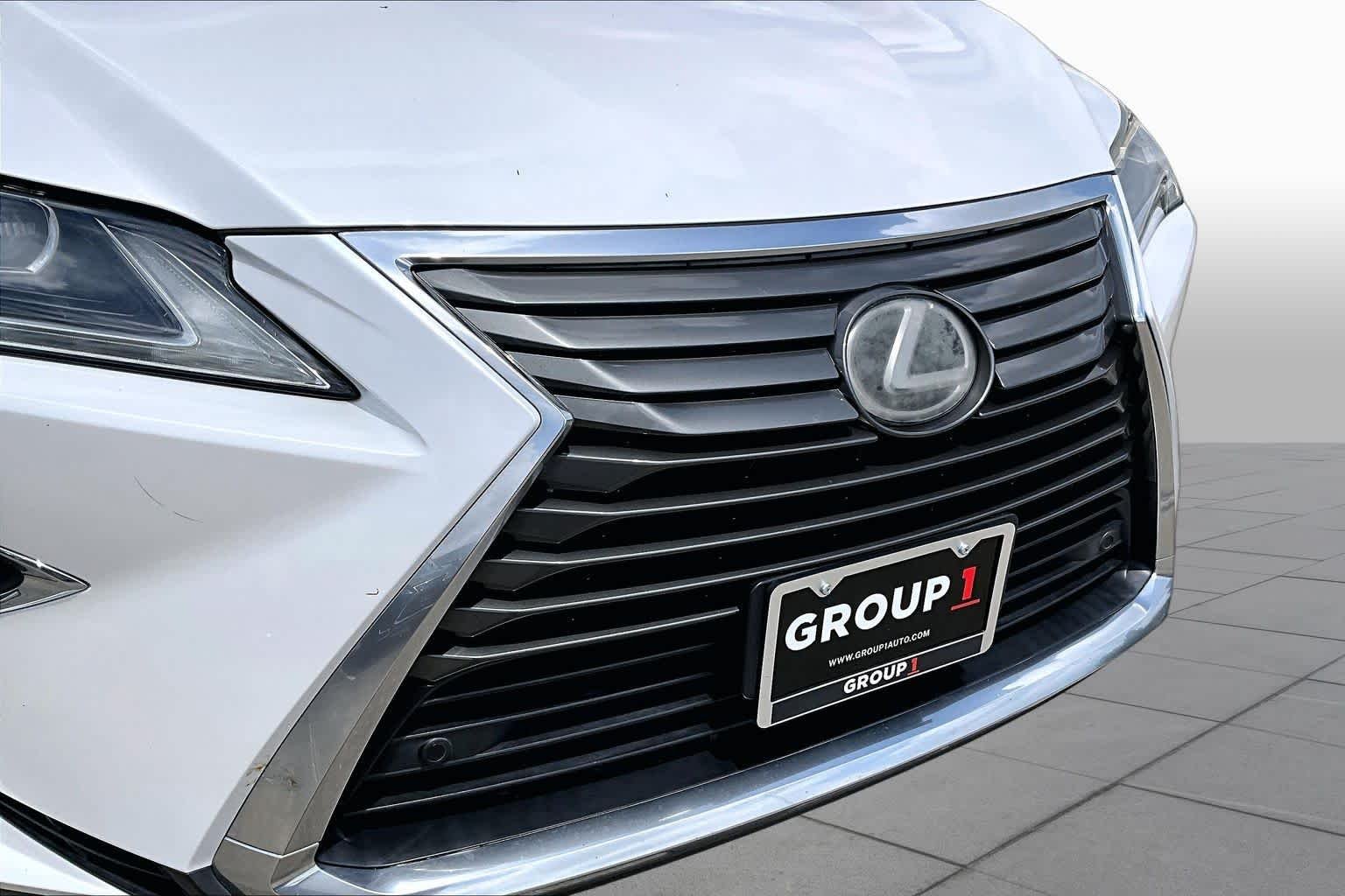 Used 2018 Eminent White Pearl Lexus  image 27