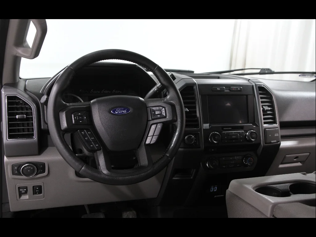 Used 2018 Ingot Silver Ford XLT image 7