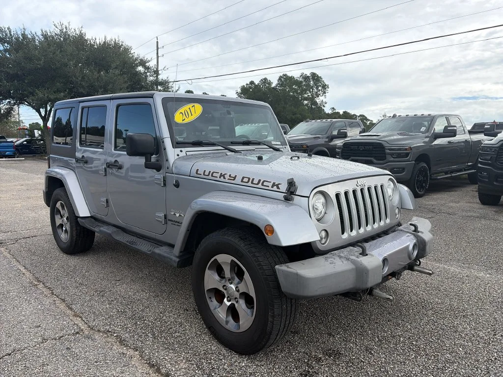Used 2017 Silver Jeep Unlimited Sahara image 8