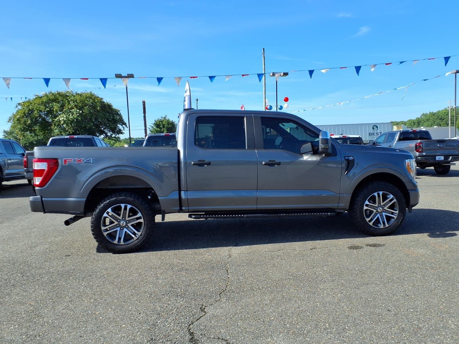 Used 2022 Gray Ford XL image 10
