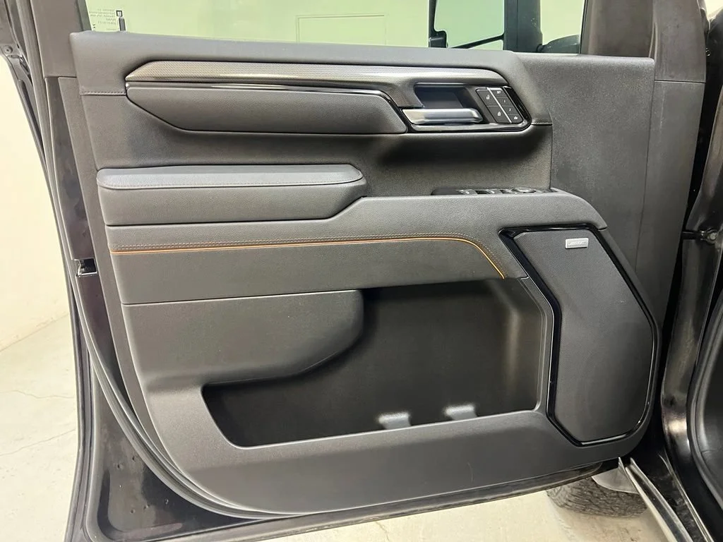 Used 2025 Onyx Black GMC AT4 image 14