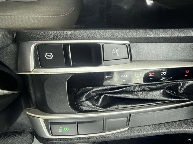 Used 2017  Honda LX image 23