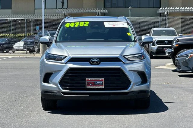 Certified Used 2025 Silver Toyota XLE image 9