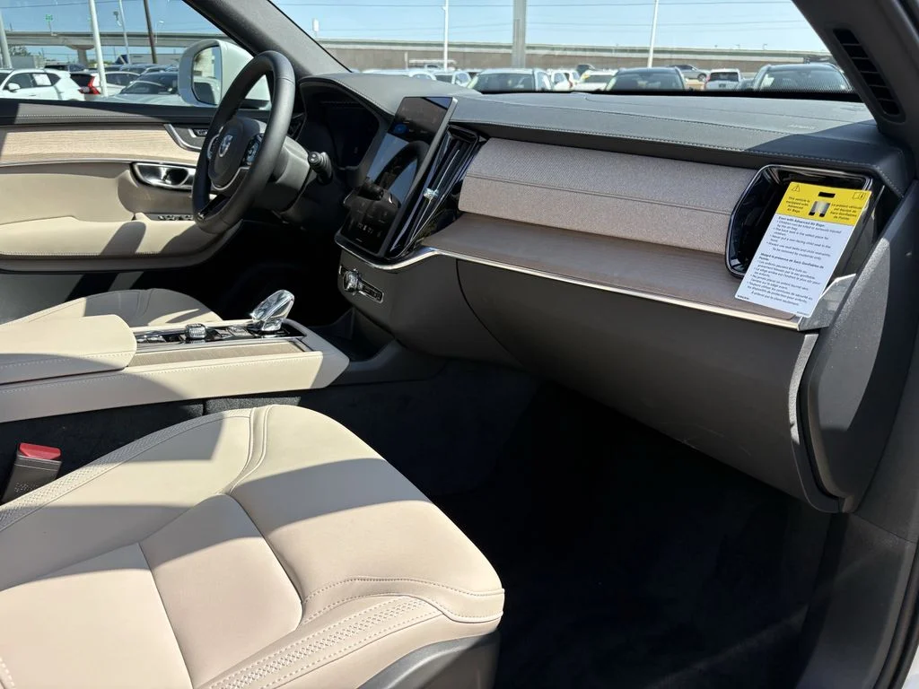 New 2026 Crystal White Volvo Core image 31