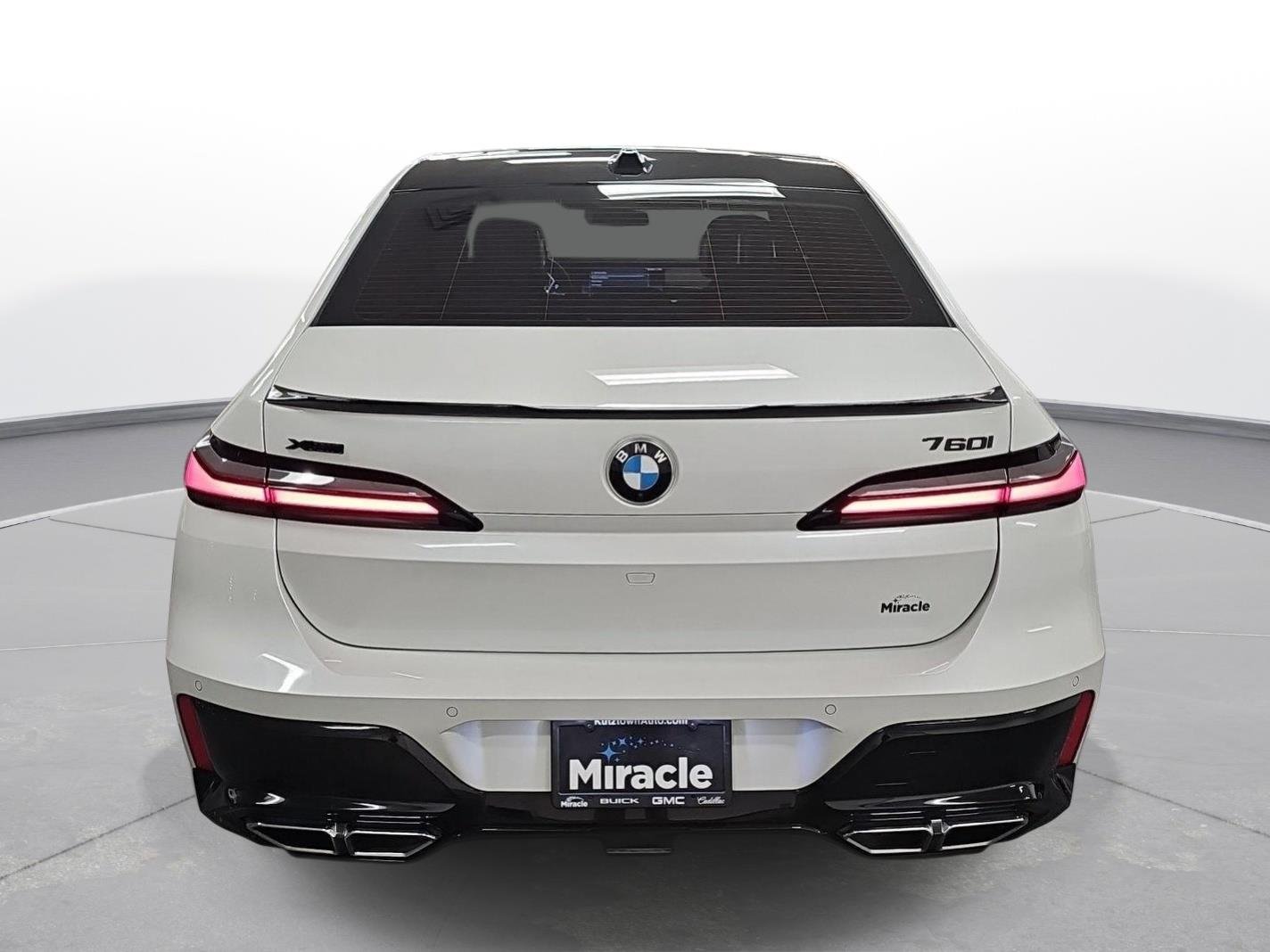 Used 2024 Mineral White BMW 760i xDrive image 7
