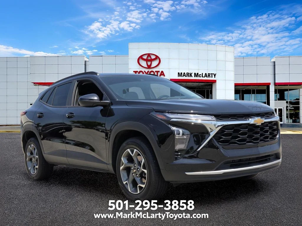 Used 2025 Black Chevrolet LT image 7