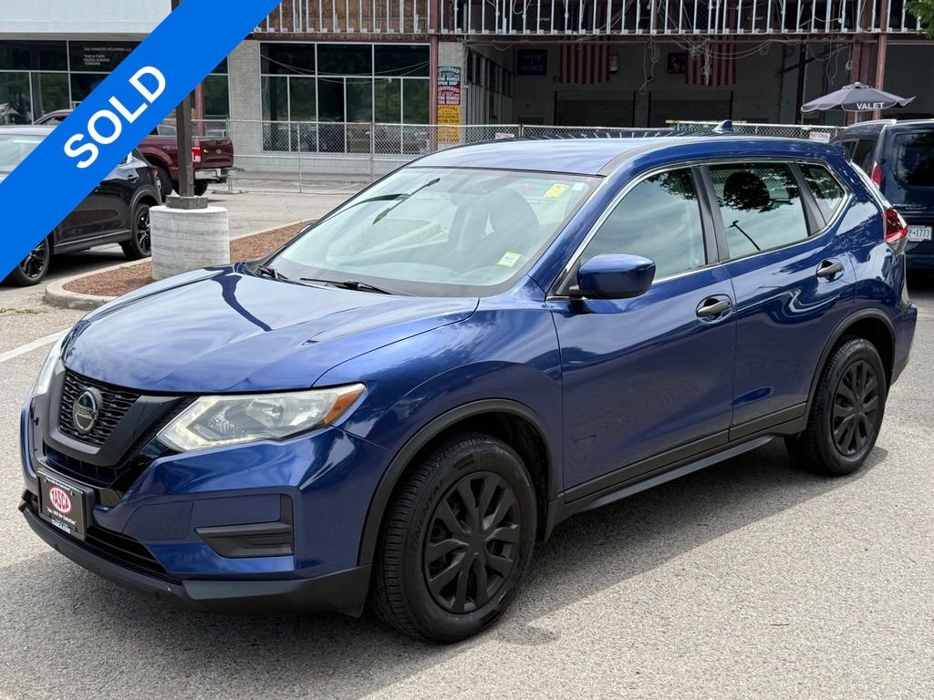 Used 2018 Caspian Blue Nissan S image 4