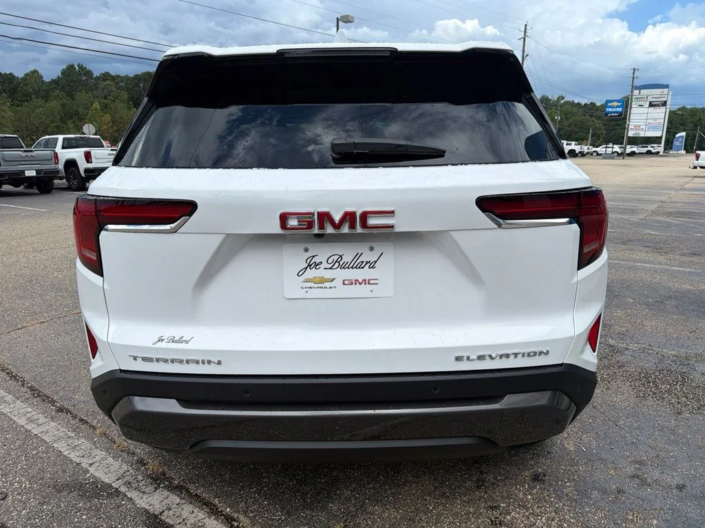 New 2027 Summit White GMC Elevation image 4