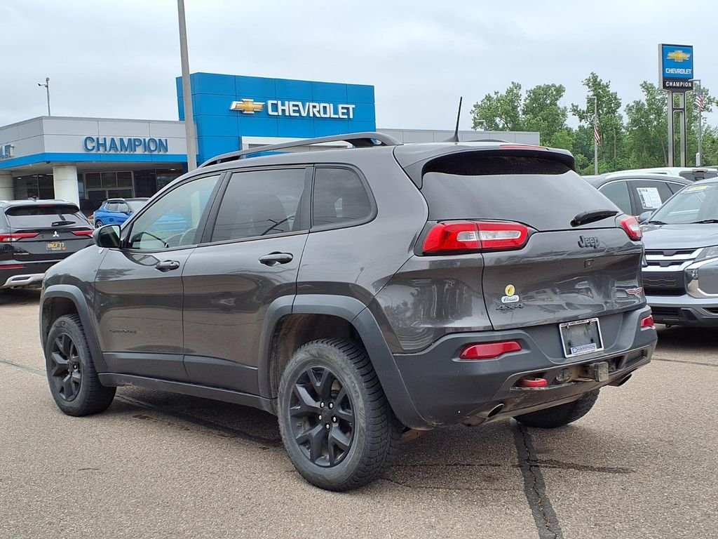 Used 2018 Gray Jeep Trailhawk image 6