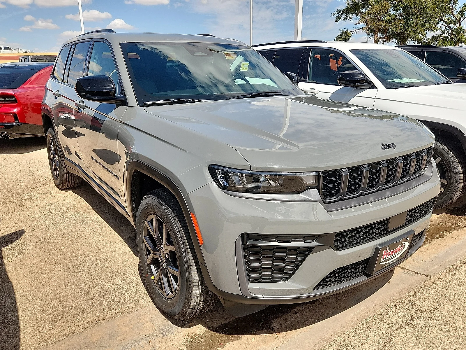 New 2027 Sting-Gray Clear-Coat Paint Jeep LAREDO ALTITUDE 4X4 image 4