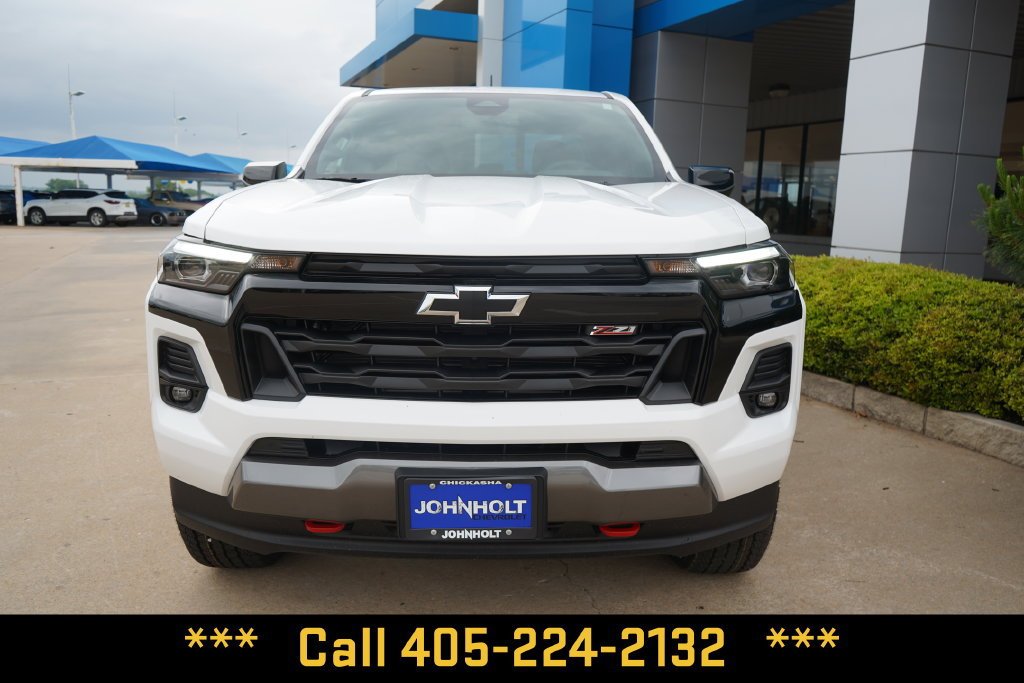 New 2026 Summit White Chevrolet Z71 image 3