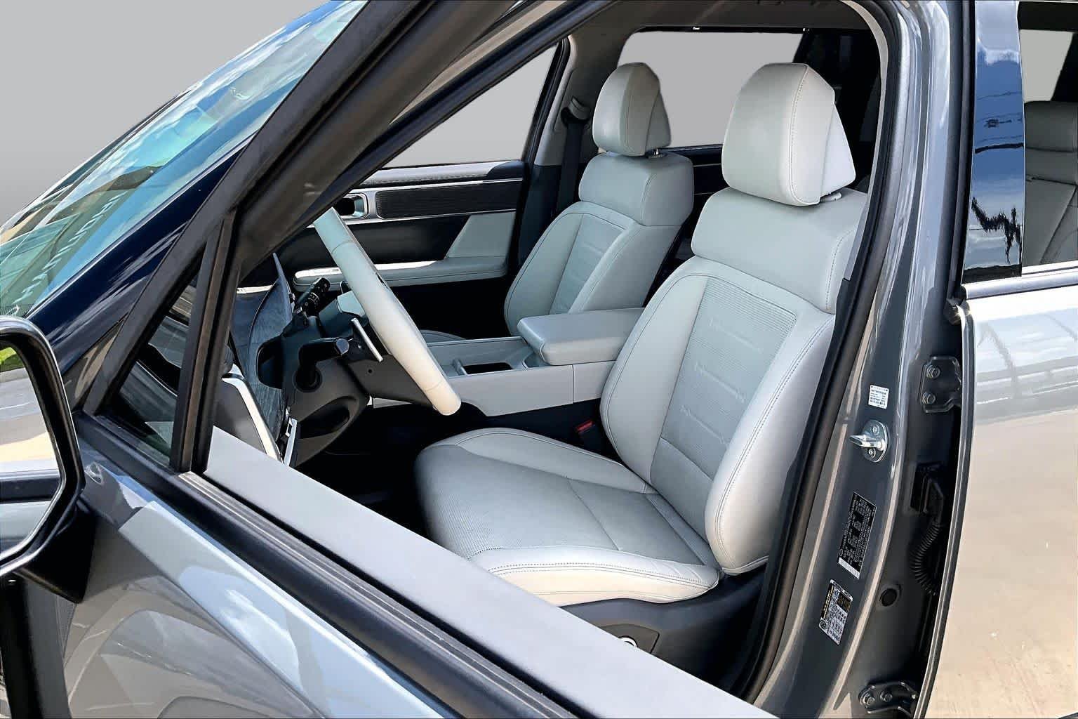 Used 2024 Hampton Gray Hyundai Limited image 8