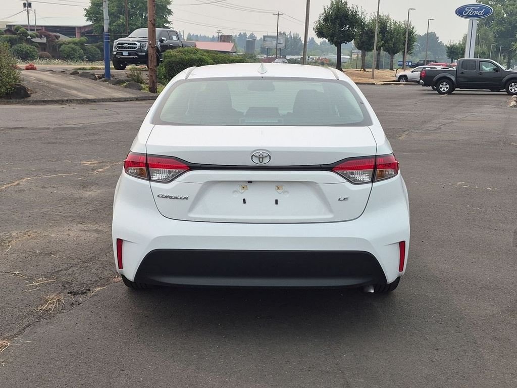 Used 2024 Ice Toyota LE image 4