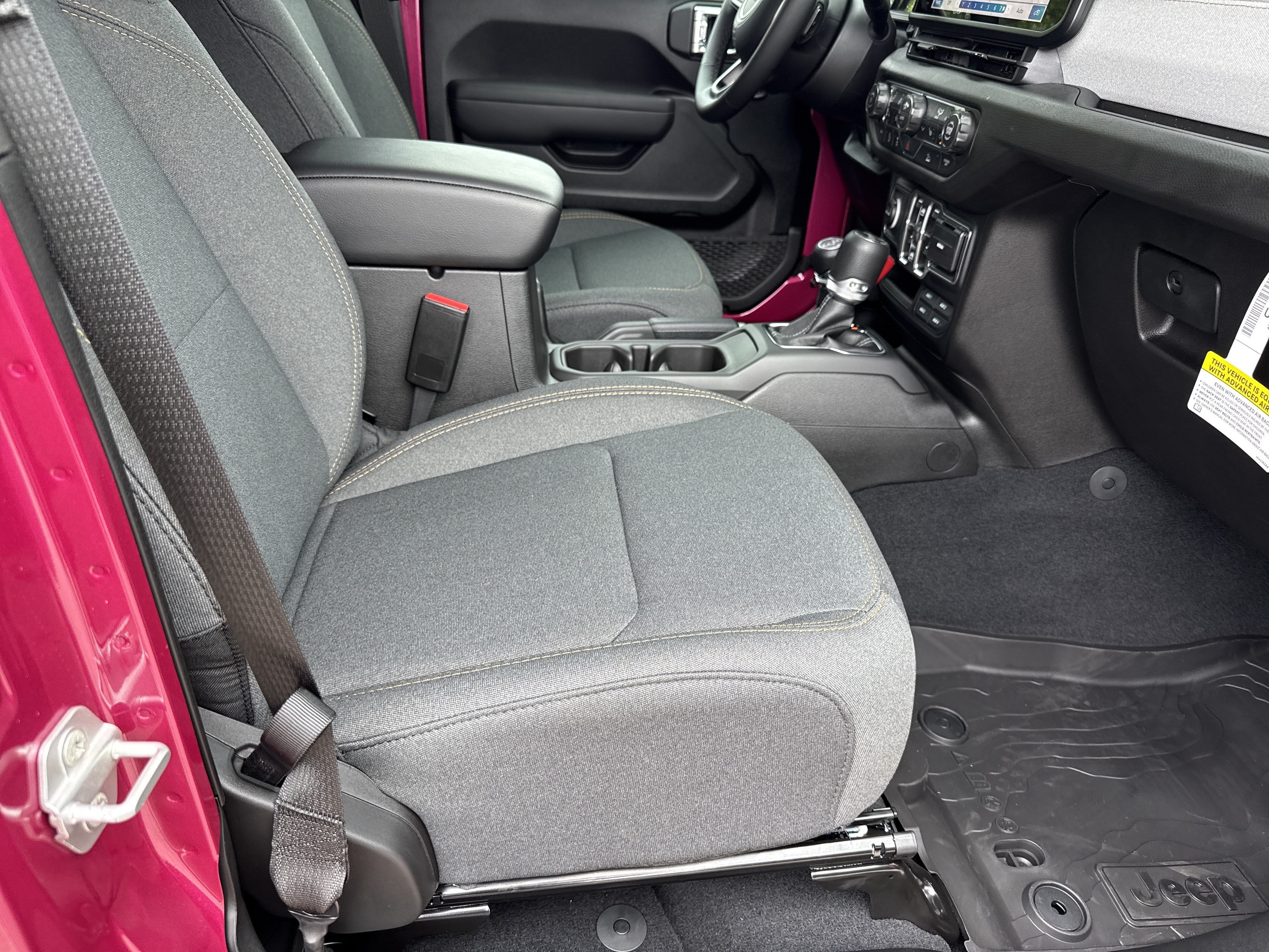 New 2026 Tuscadero Pearlcoat Jeep Sport S image 15