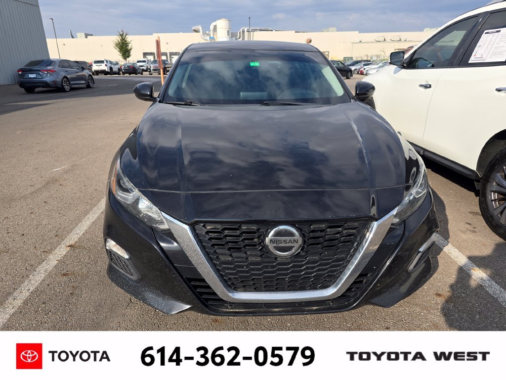 Used 2020 Black Nissan 2.5 S image 2