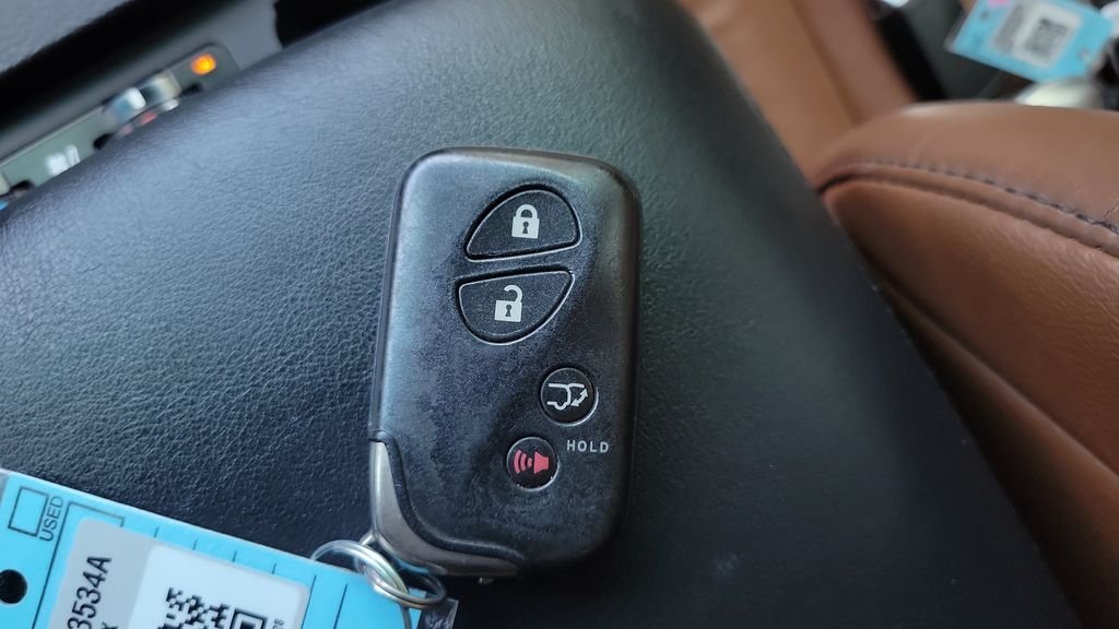 Used 2014  Lexus 350 image 24