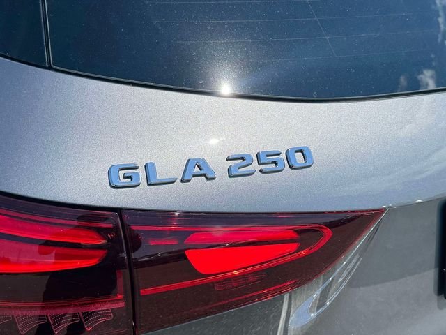 New 2026 Mountain Grey Metallic Mercedes-Benz GLA 250 image 11