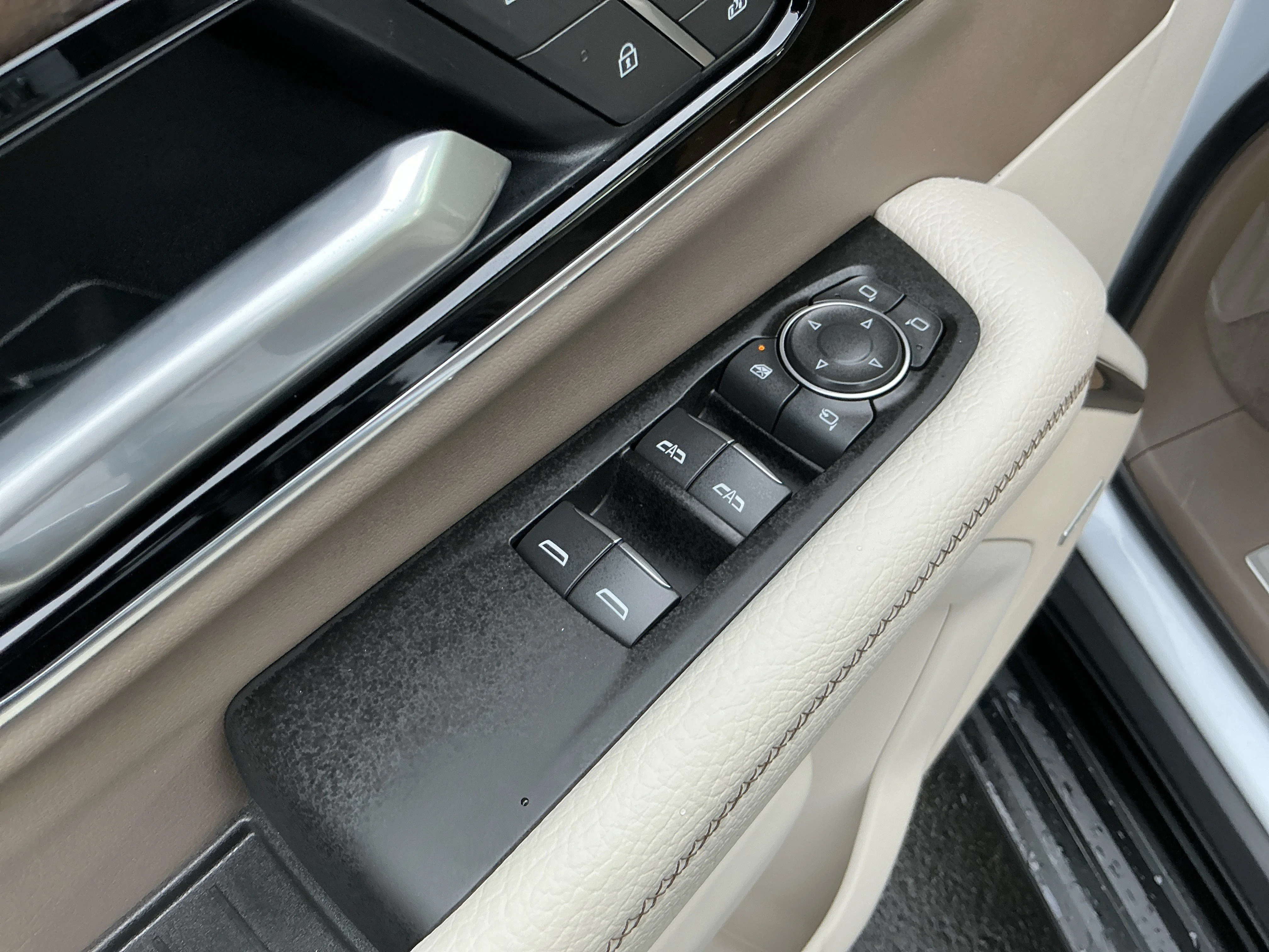 2026 GMC Yukon XL Denali - Photo 14