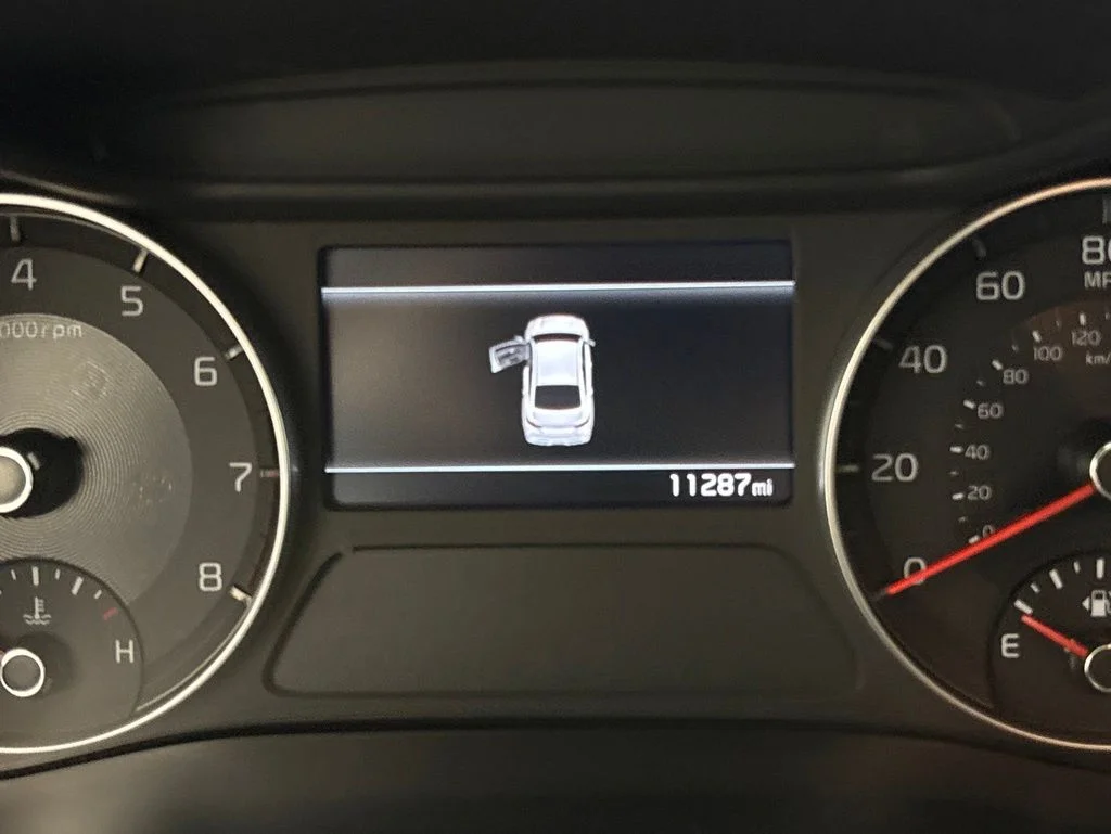 Used 2024 Red Kia LXS image 25