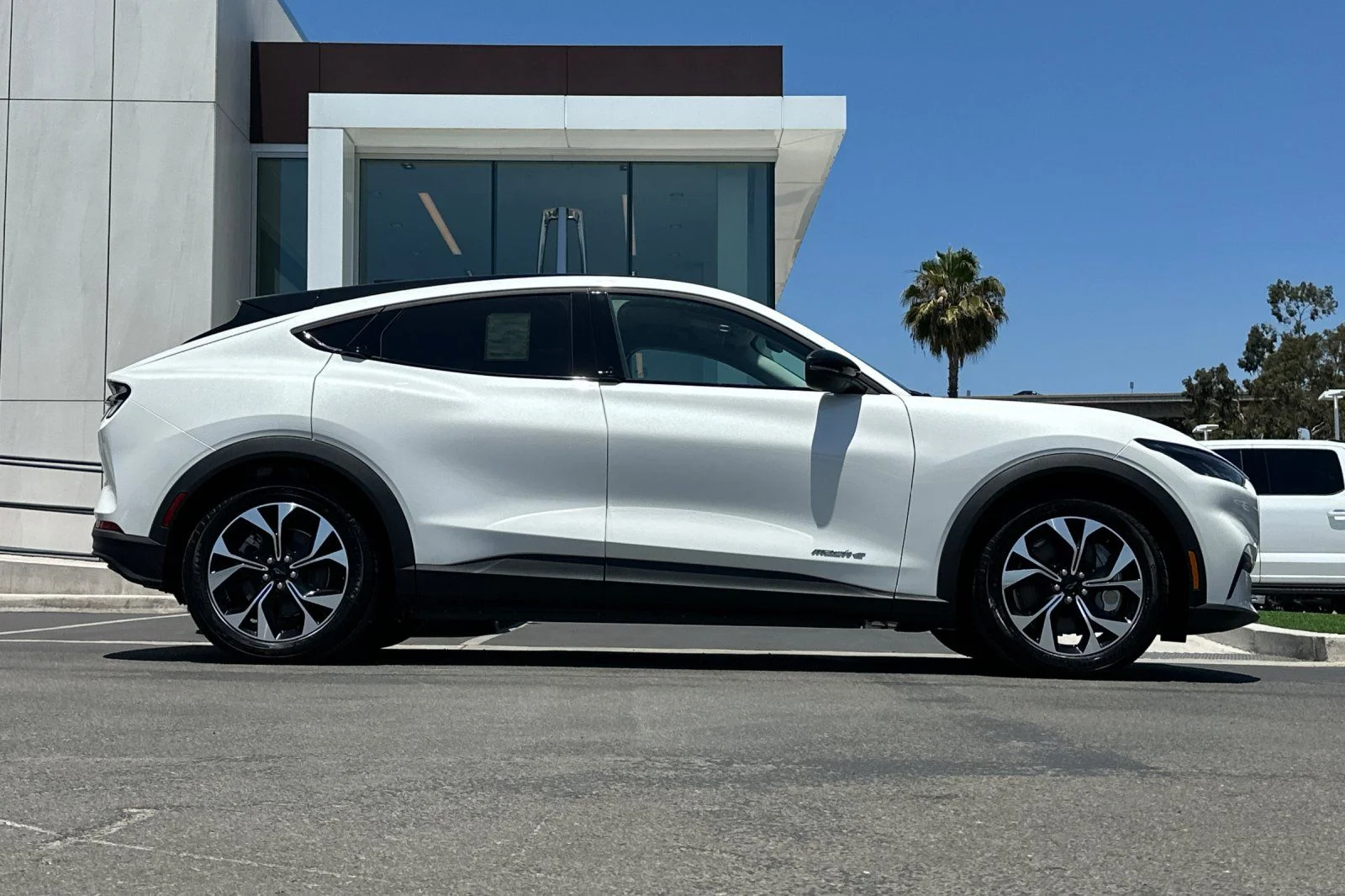 New 2026 White Ford Select image 2