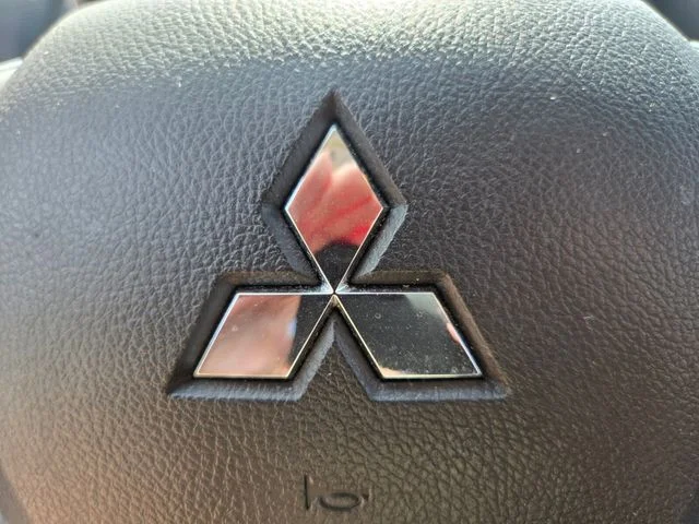 Used 2025 White Mitsubishi SE image 31