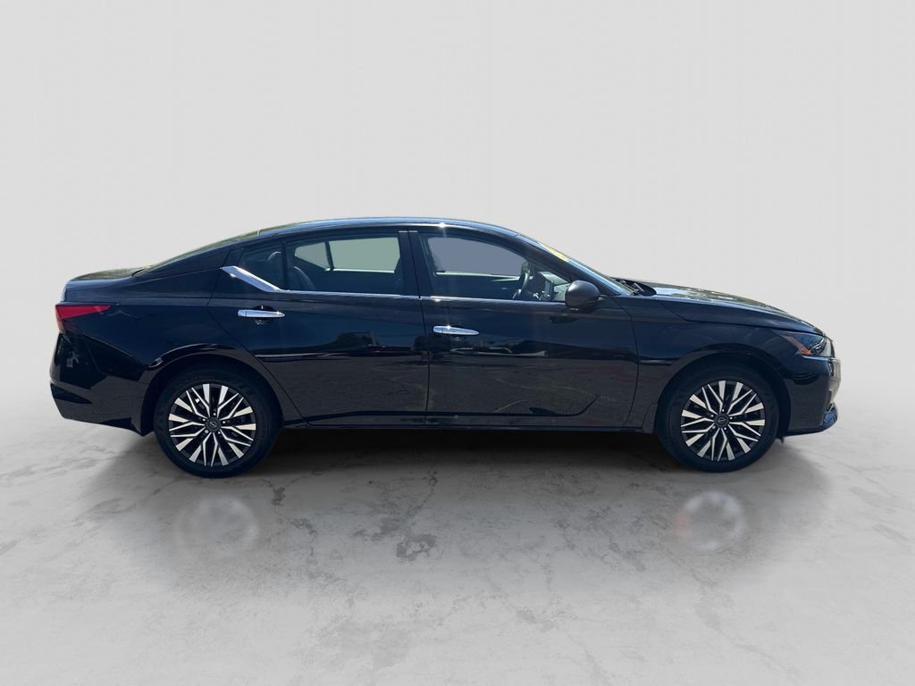 Used 2024 Black Nissan 2.5 SV image 9