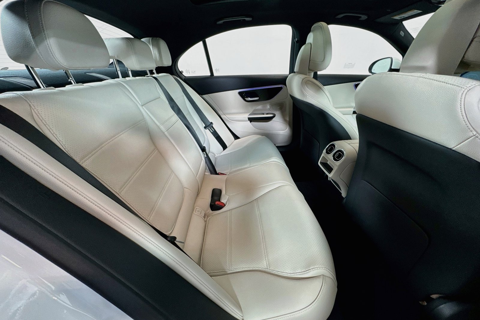 New 2026 Polar White Mercedes-Benz C 300 image 25