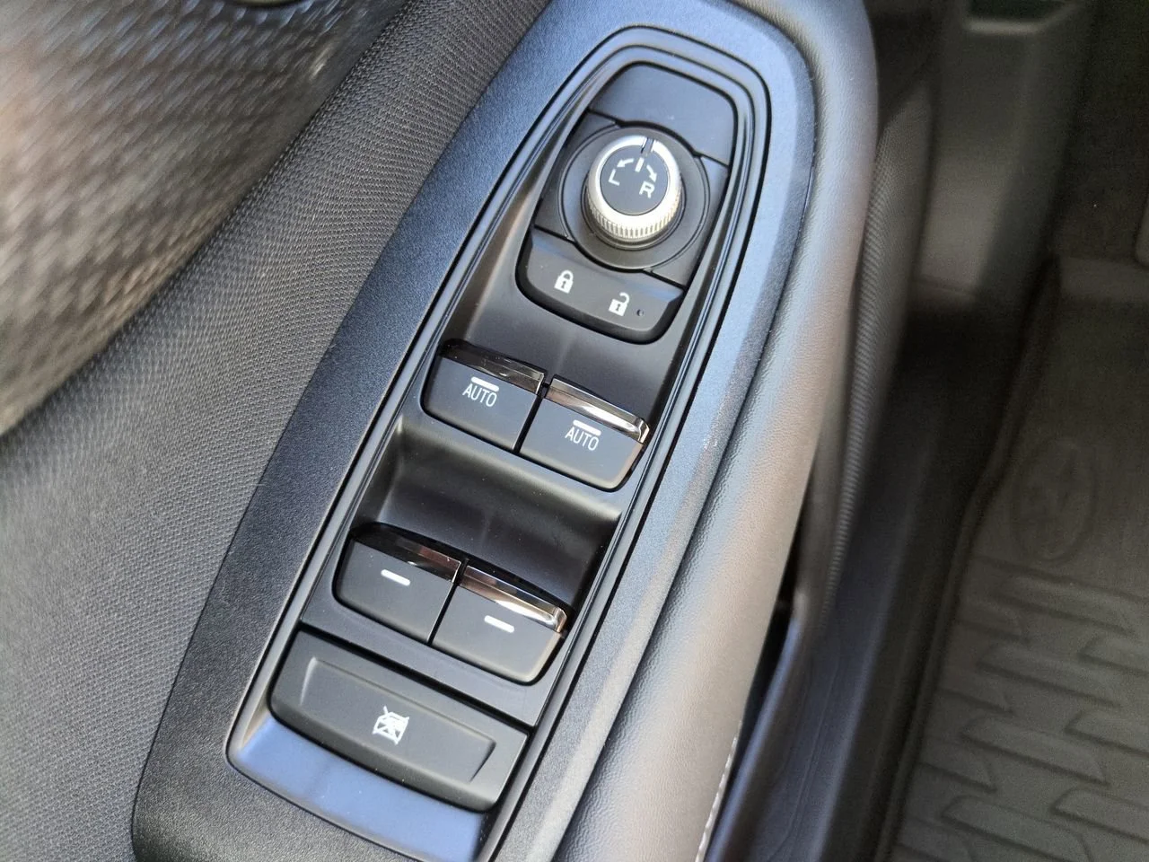 Used 2025 Magnetite Gray Metallic Subaru Premium image 19