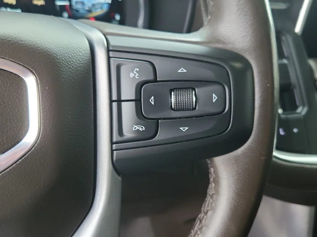 Used 2023 Black GMC SLT image 22