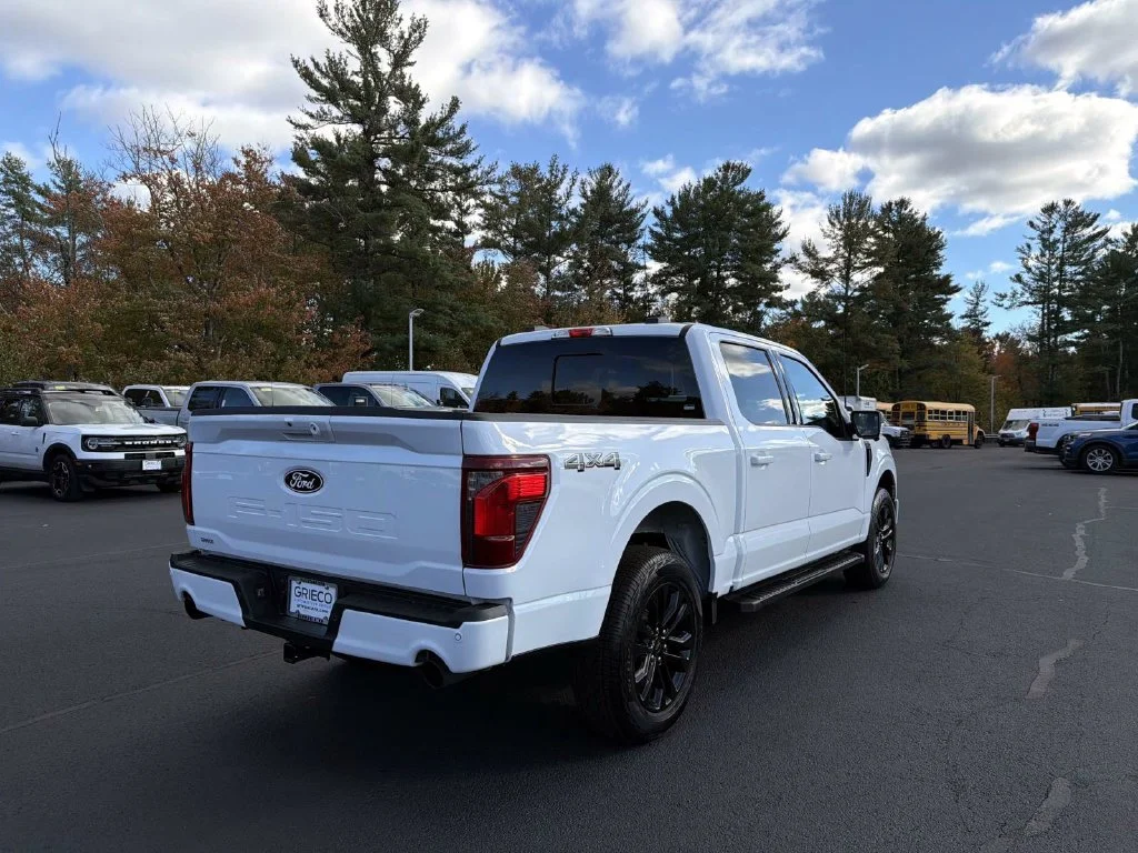 Used 2026 Oxford White Ford XLT image 3